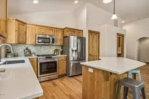 60813 Grand Targhee Dr, Bend, OR 97702 - Photo 12