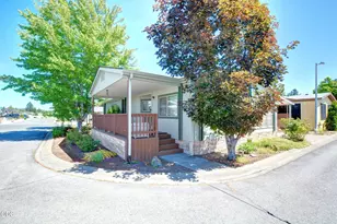 2398 Mulberry Ct, Grants Pass, OR 97527 - Photo 2
