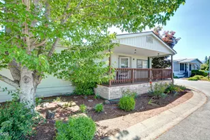 2398 Mulberry Ct, Grants Pass, OR 97527 - Photo 1