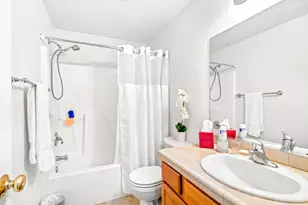 2227 SW Newberry Ct, Redmond, OR 97756 - Photo 12