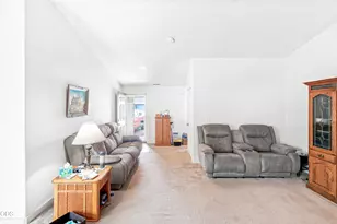 2227 SW Newberry Ct, Redmond, OR 97756 - Photo 4