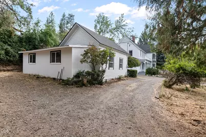 540 E California Street, Jacksonville, OR 97530 - Photo 56