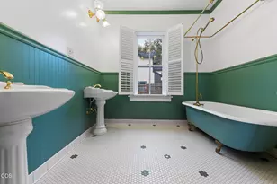 540 E California St, Jacksonville, OR 97530 - Photo 32