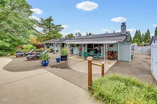 1964 Camellia Ave, Medford, OR 97504 - Photo 10