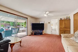 1964 Camellia Ave, Medford, OR 97504 - Photo 28
