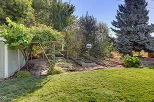 1832 Nancy Ave, Central Point, OR 97502 - Photo 24