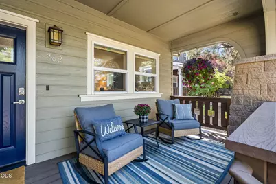 762 NW Mount Washington Drive, Bend, OR 97703 - Photo 2