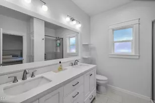762 Northwest Mount Washington Drive, Bend, OR 97703 - Photo 14