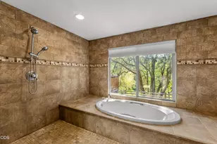 12330 E Evans Creek Rd, Rogue River, OR 97537 - Photo 24