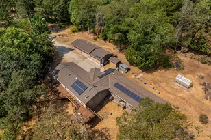 12330 E Evans Creek Rd, Rogue River, OR 97537 - Photo 46