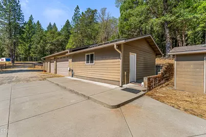 12330 E Evans Creek Road, Rogue River, OR 97537 - Photo 54