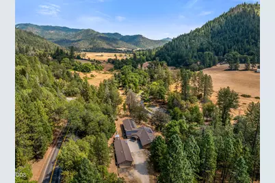 12330 E Evans Creek Road, Rogue River, OR 97537 - Photo 48