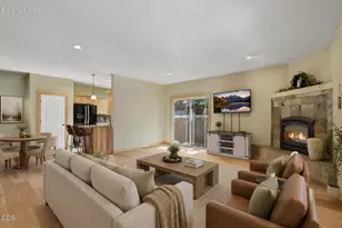 61390 Merriewood Ct, Bend, OR 97702 - Photo 2