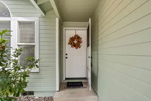 1134 Coachman Dr, Central Point, OR 97502 - Photo 4