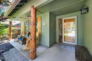 19863 Porcupine Dr, Bend, OR 97702 - Photo 2