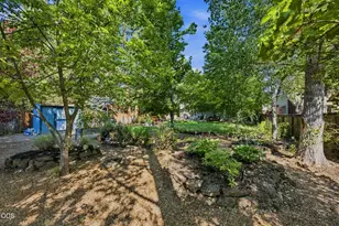 19863 Porcupine Dr, Bend, OR 97702 - Photo 12