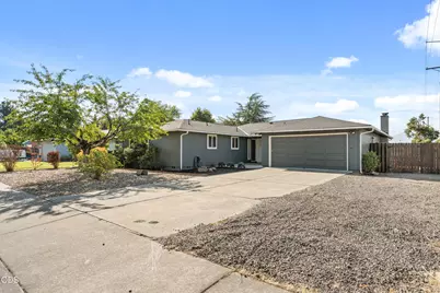 3052 Crystal Mountain Avenue, Medford, OR 97504 - Photo 2