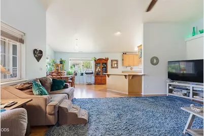 537 SW Wagner Meadows Drive, Grants Pass, OR 97526 - Photo 8