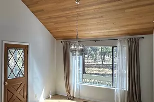57384 Acacia Ln, Sunriver, OR 97707 - Photo 6
