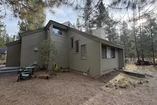 57384 Acacia Ln, Sunriver, OR 97707 - Photo 4