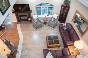 347 Peckerwood Ln, Grants Pass, OR 97527 - Photo 8