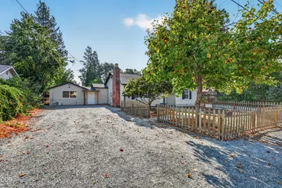 1409 Florence Lane, Grants Pass, OR 97527 - Photo 4