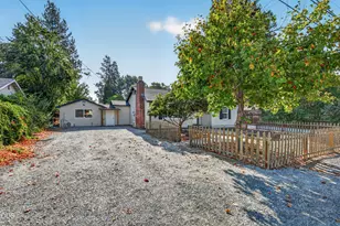 1409 Florence Ln, Grants Pass, OR 97527 - Photo 4