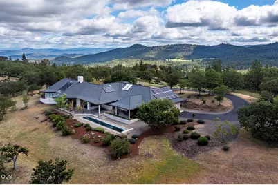 7012 Pine Ridge Drive, Medford, OR 97504 - Photo 1