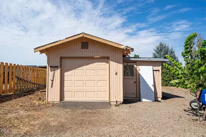 1850 Camp Baker Road, Medford, OR 97501 - Photo 46