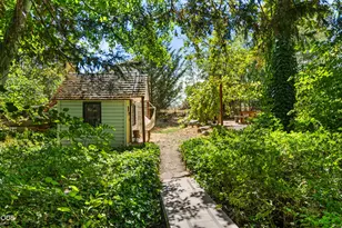 3184 Old Stage Rd, Central Point, OR 97502 - Photo 44