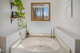 1050 NE Butler Market Rd, Bend, OR 97701 - Photo 24