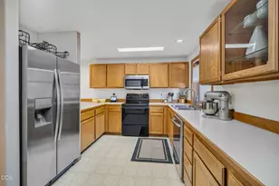 1050 NE Butler Market Rd, Bend, OR 97701 - Photo 10