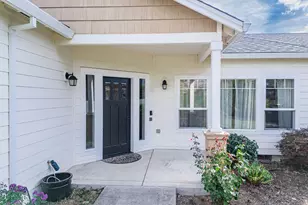 1630 Summer Pl, Talent, OR 97540 - Photo 6