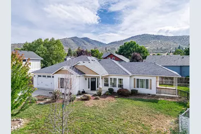 1630 Summer Place, Talent, OR 97540 - Photo 2