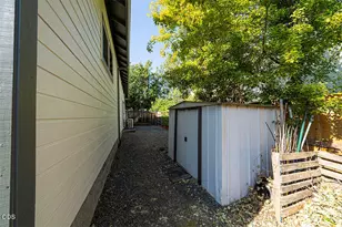 1513 Lithia Way, Talent, OR 97540 - Photo 34