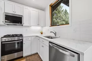 2261 NW 7th St, Bend, OR 97703 - Photo 74
