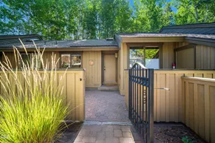 57367 Lake Aspen Ln, Sunriver, OR 97707 - Photo 2