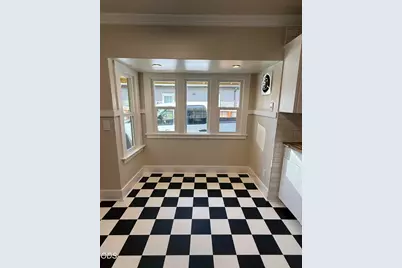 323 Laurel Street, Medford, OR 97501 - Photo 8