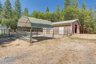 1650 Queens Branch Rd, Rogue River, OR 97537 - Photo 52