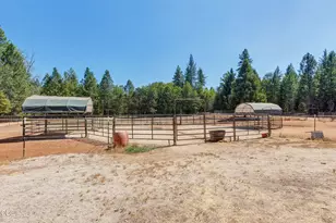 1650 Queens Branch Rd, Rogue River, OR 97537 - Photo 54