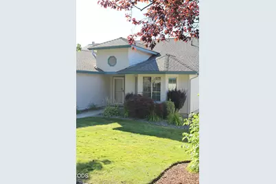 635 Hanks Street, Klamath Falls, OR 97601 - Photo 2