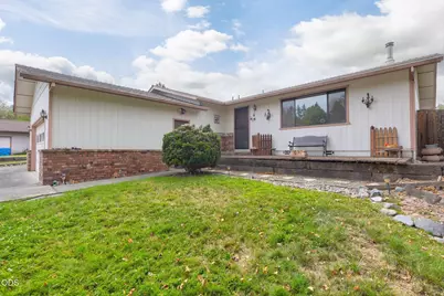 217 Southridge Way, Grants Pass, OR 97527 - Photo 4