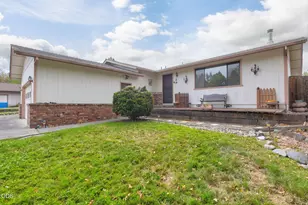 217 Southridge Way, Grants Pass, OR 97527 - Photo 4