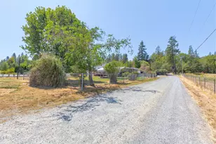 2322 Allen Creek Rd, Grants Pass, OR 97527 - Photo 28