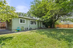 400 S Rose St, Phoenix, OR 97535 - Photo 1