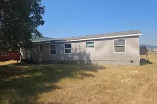 3520 Holbrook St, Klamath Falls, OR 97601 - Photo 2