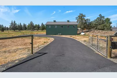 21785 Coyote Drive, Bend, OR 97702 - Photo 24
