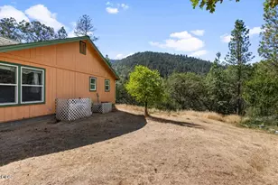 897 Savage Creek Rd, Grants Pass, OR 97527 - Photo 28