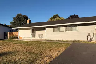 10687 McGuire Ave, Klamath Falls, OR 97603 - Photo 2