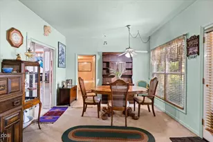 438 NE 11th St, Grants Pass, OR 97526 - Photo 8